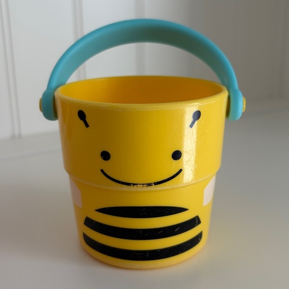 stack & pour buckets bath toy - Picture 3 of 8